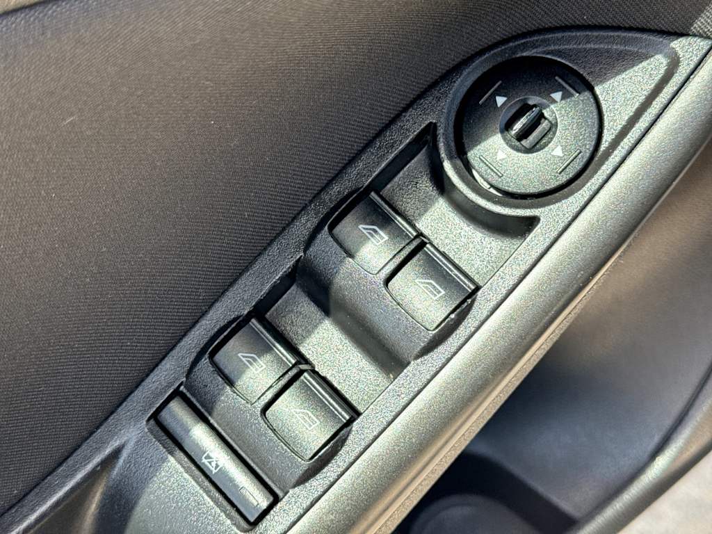 Thumbnail: 2016 Ford Focus - 25