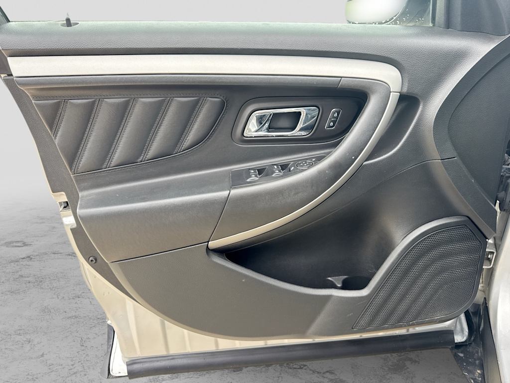 Thumbnail: 2018 Ford Taurus - 31