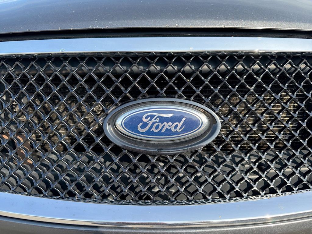 Thumbnail: 2015 Ford Taurus - 6