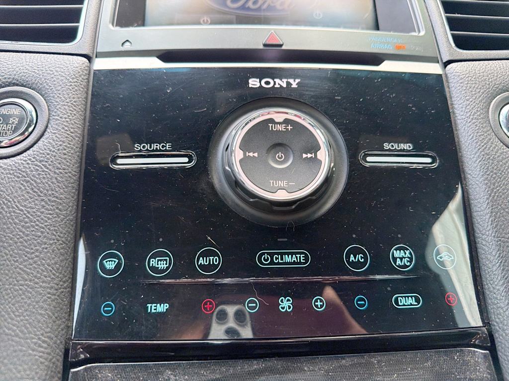 Thumbnail: 2015 Ford Taurus - 12