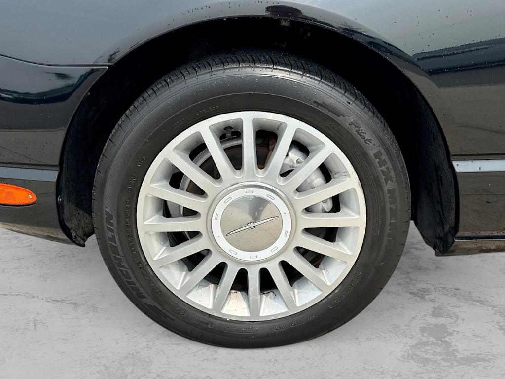 Thumbnail: 2005 Ford Thunderbird - 6