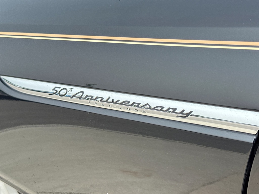 Thumbnail: 2005 Ford Thunderbird - 14