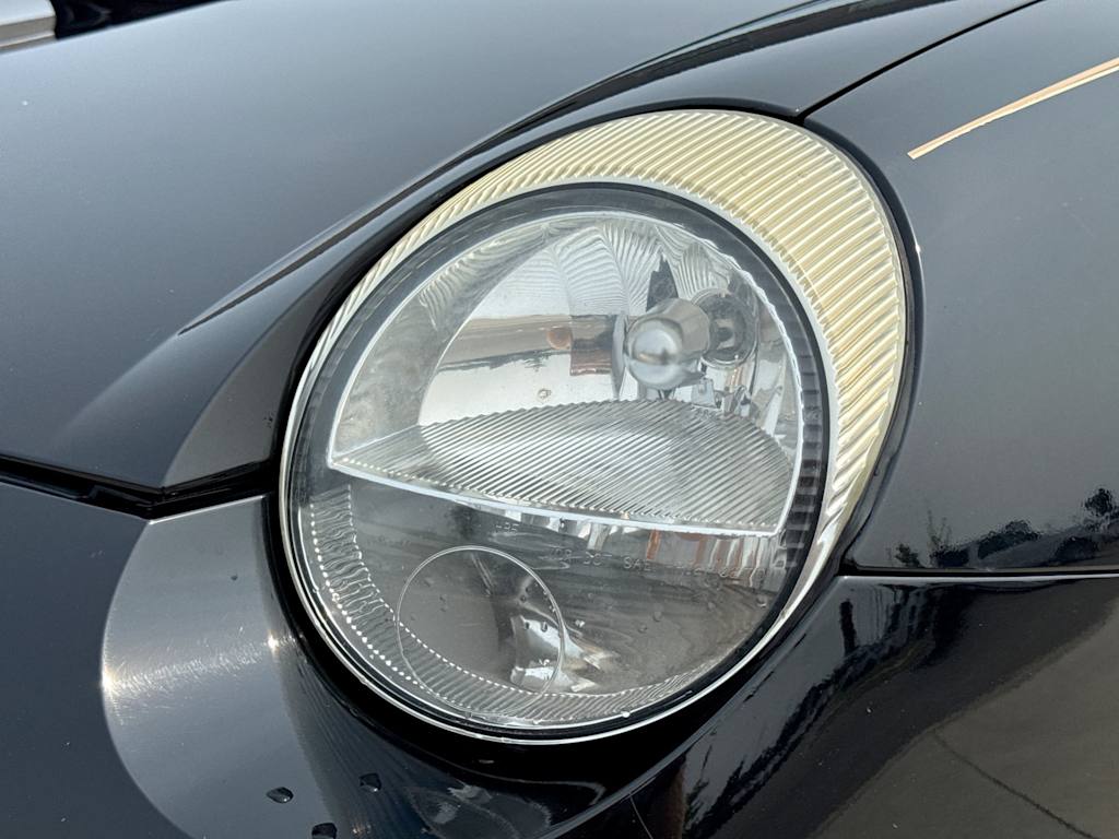 Thumbnail: 2005 Ford Thunderbird - 20