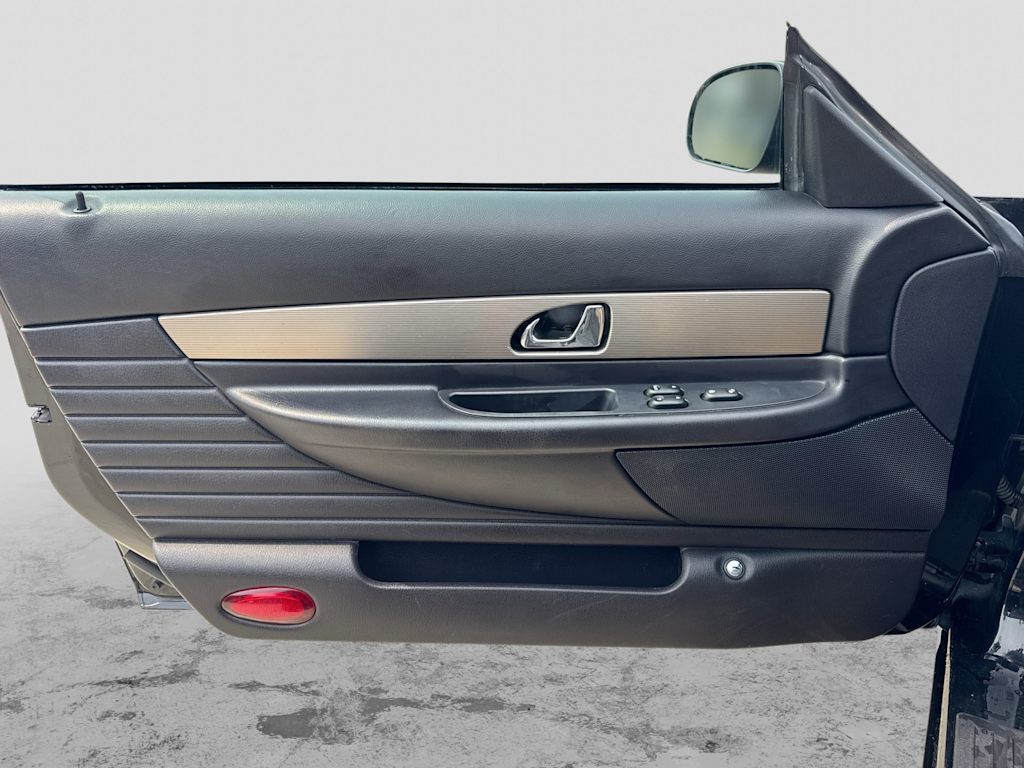 Thumbnail: 2005 Ford Thunderbird - 26