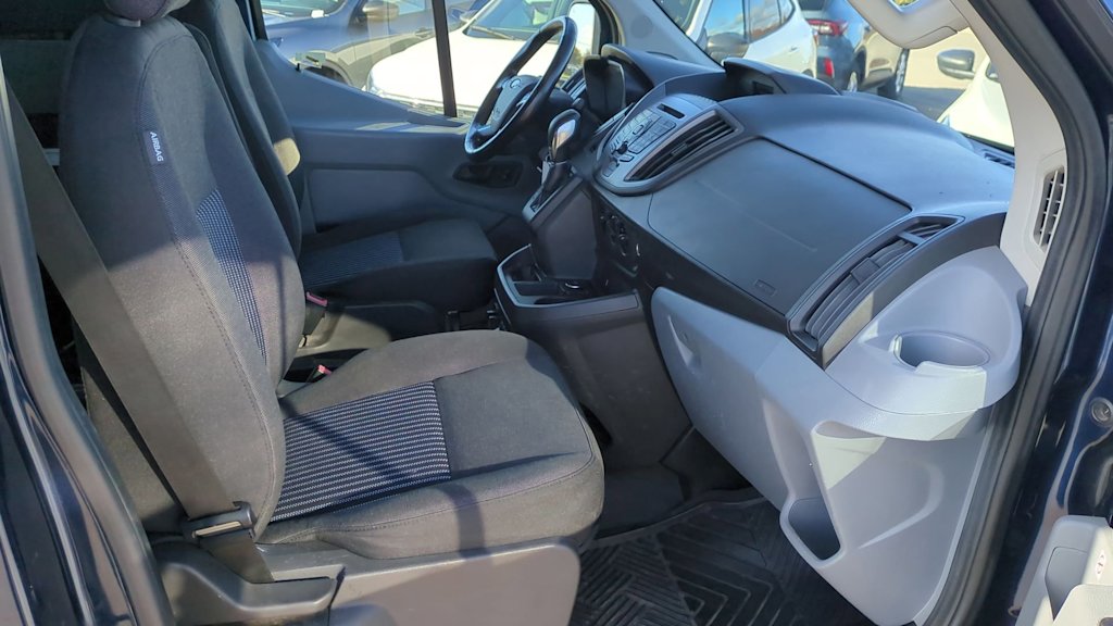 Thumbnail: 2019 Ford Transit Series - 9