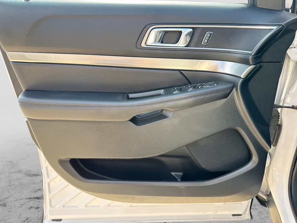 Thumbnail: 2018 Ford Explorer - 34