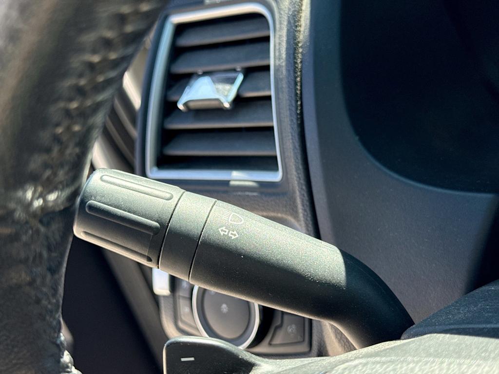 Thumbnail: 2016 Ford Explorer - 15