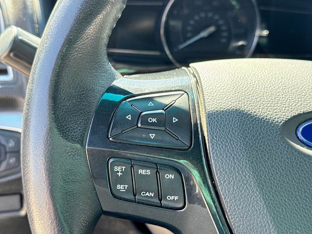 Thumbnail: 2016 Ford Explorer - 29