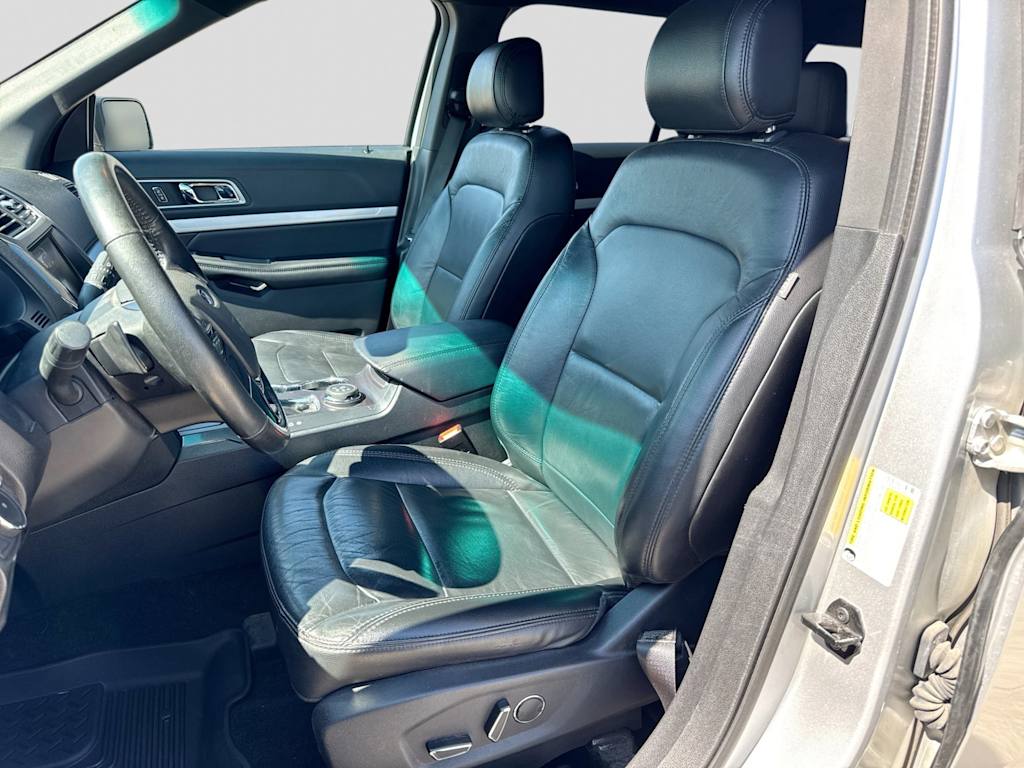 Thumbnail: 2016 Ford Explorer - 10