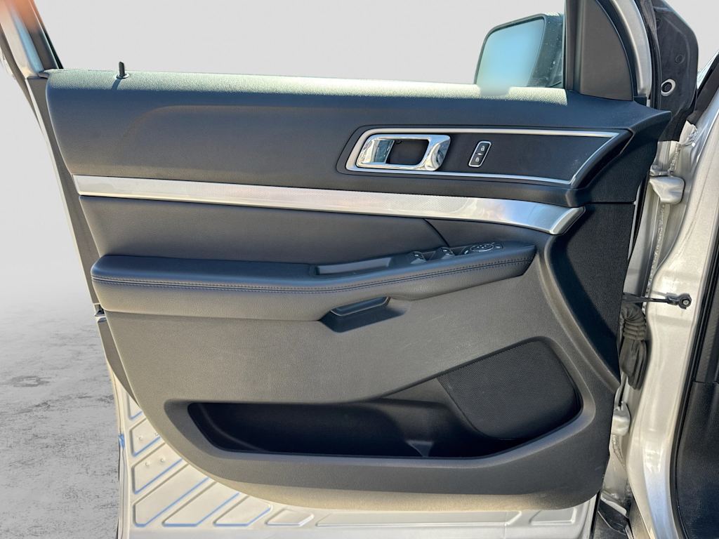 Thumbnail: 2016 Ford Explorer - 34