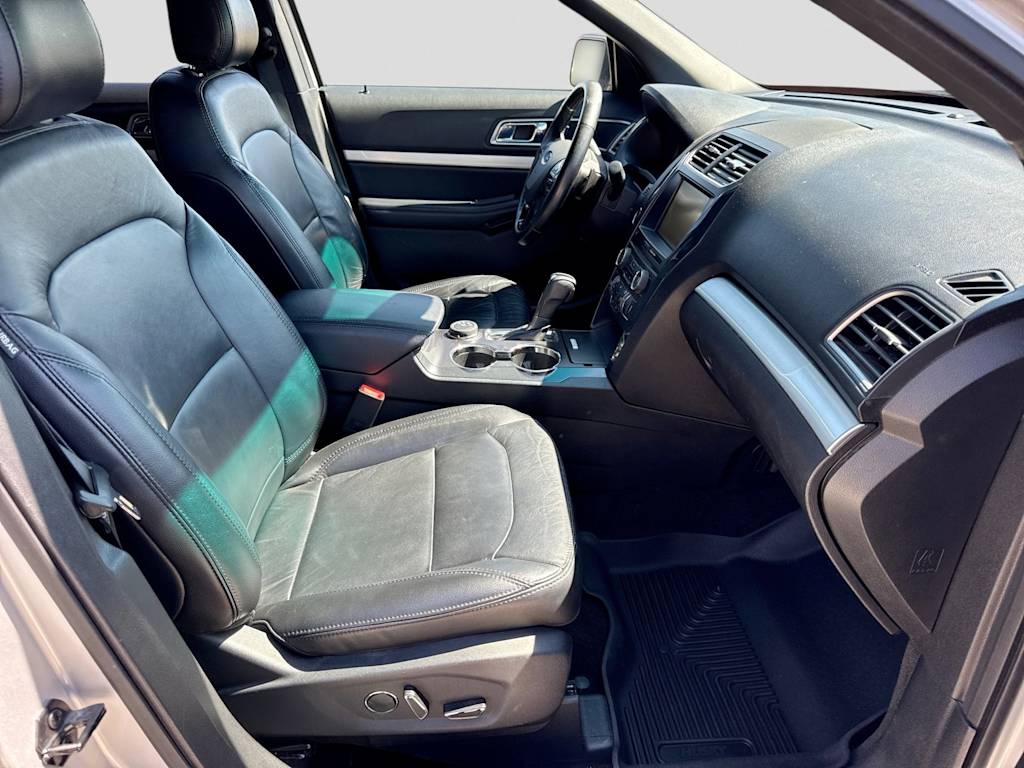 Thumbnail: 2016 Ford Explorer - 11