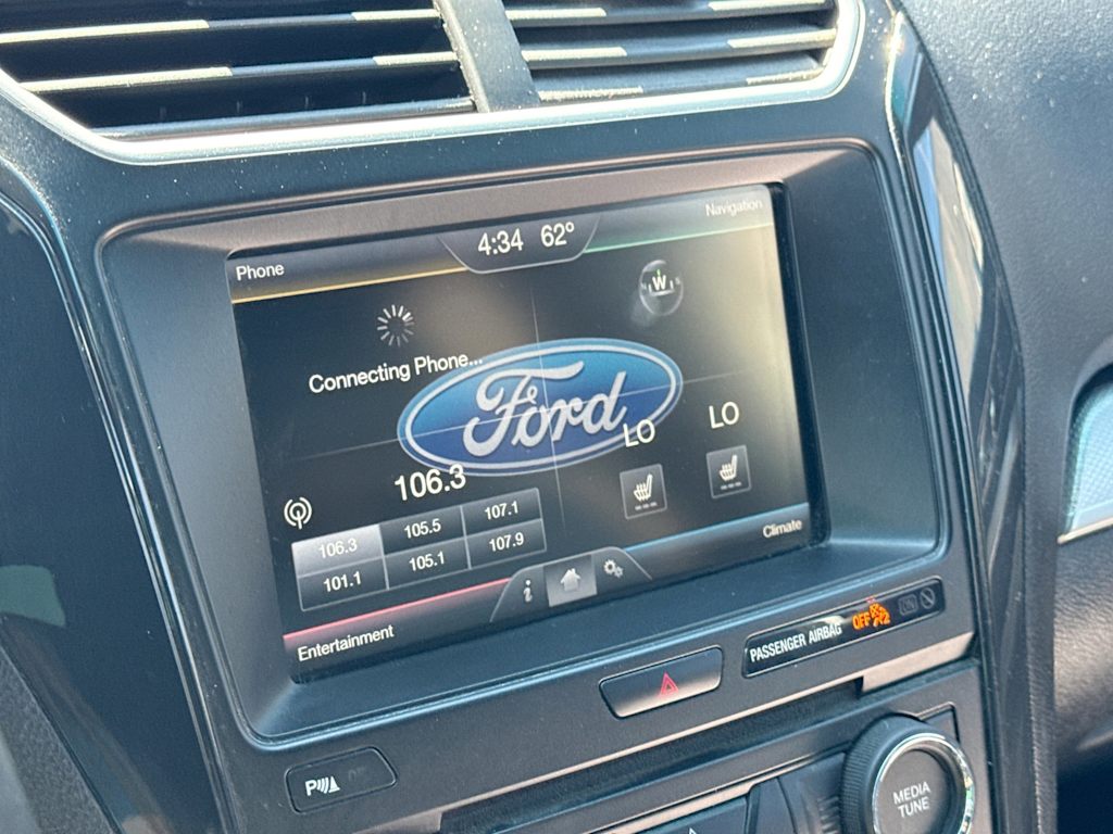 Thumbnail: 2016 Ford Explorer - 32