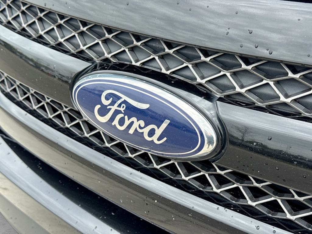 Thumbnail: 2015 Ford Explorer - 6