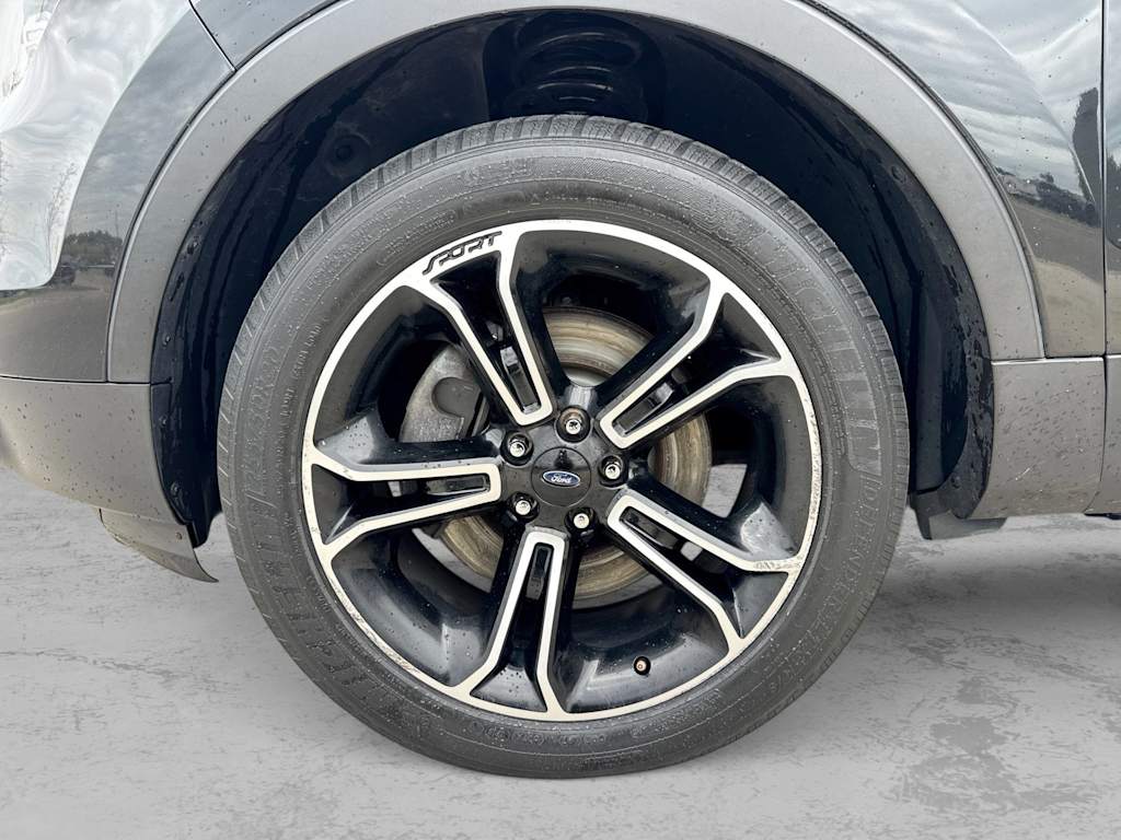 Thumbnail: 2015 Ford Explorer - 7