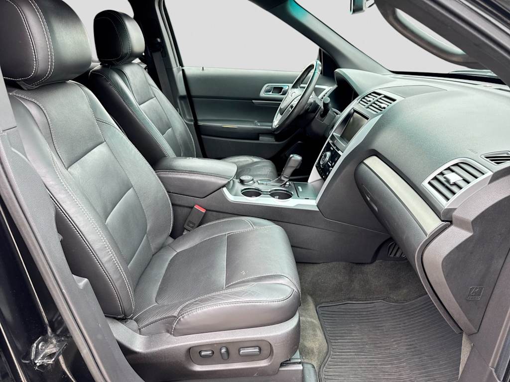 Thumbnail: 2015 Ford Explorer - 10