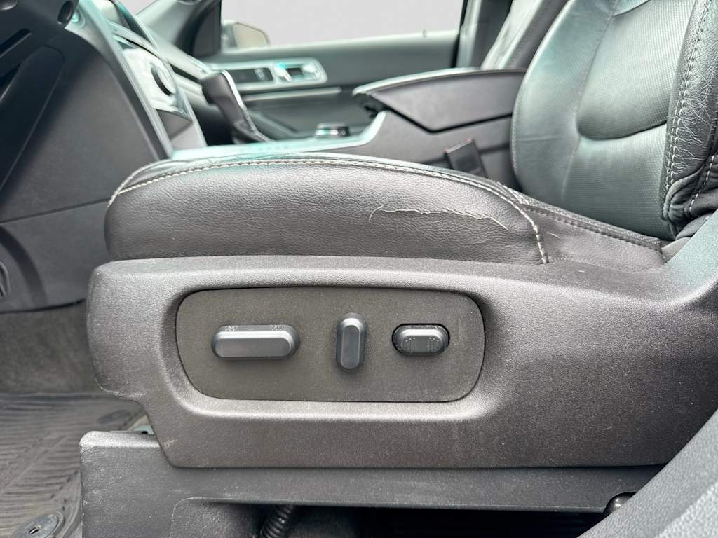 Thumbnail: 2015 Ford Explorer - 25