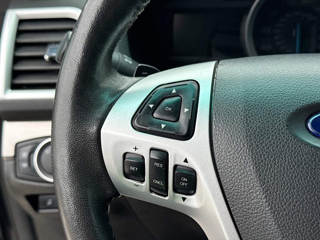 Thumbnail: 2015 Ford Explorer - 30