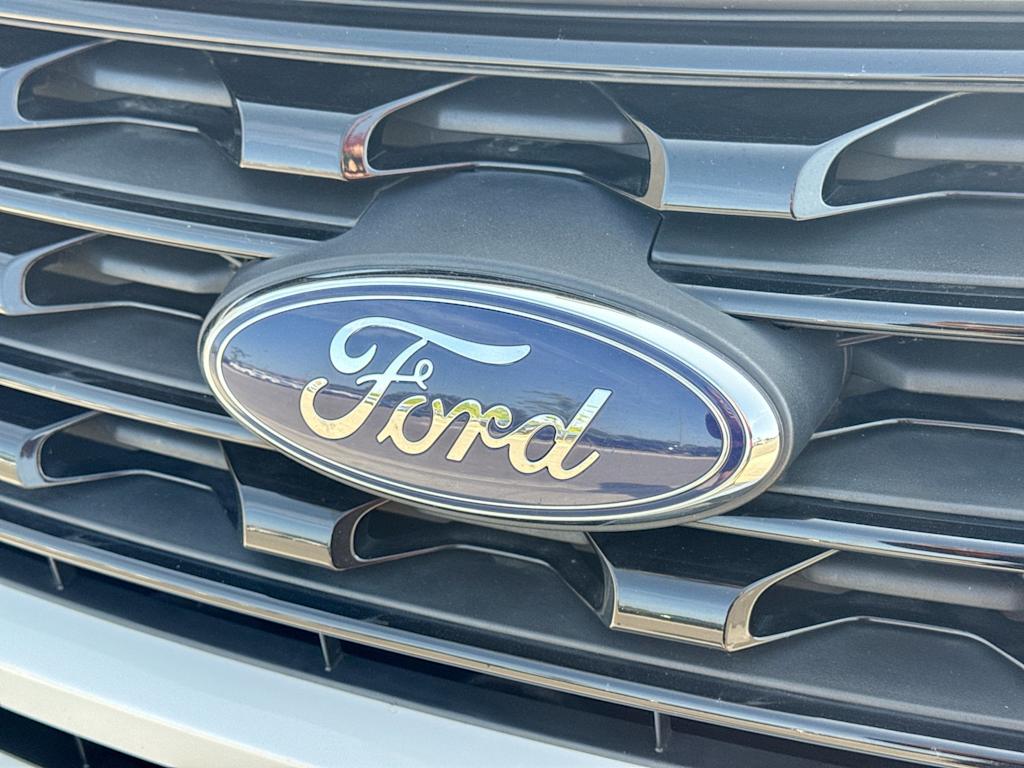 Thumbnail: 2016 Ford Explorer - 6
