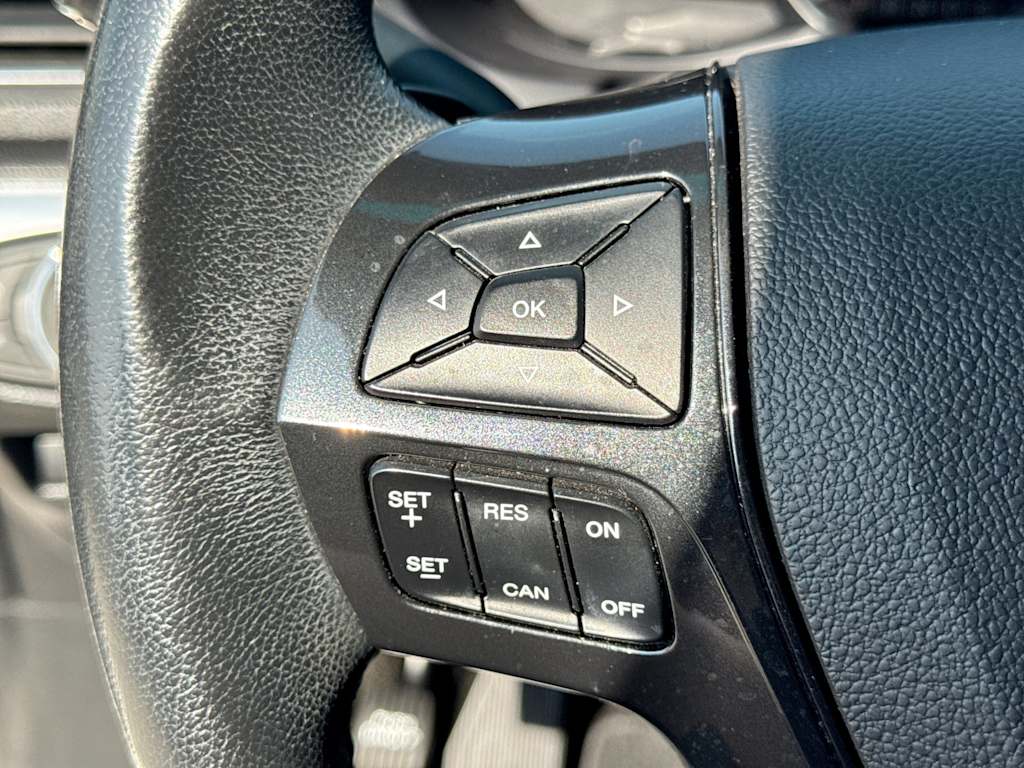 Thumbnail: 2016 Ford Explorer - 32