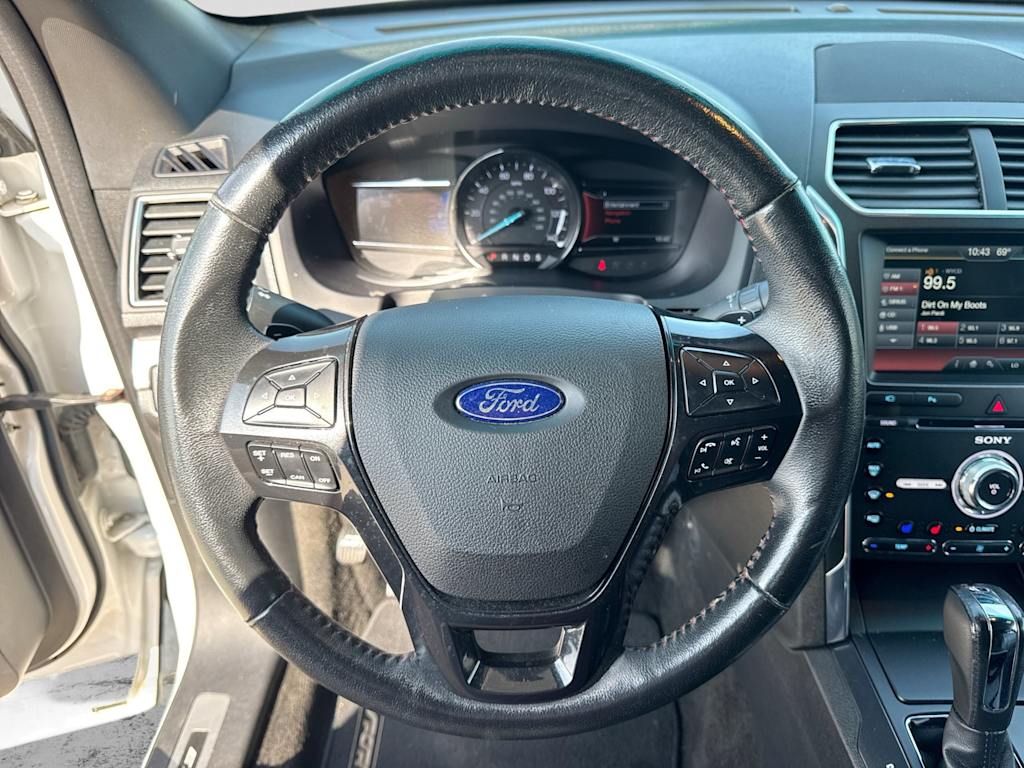 Thumbnail: 2016 Ford Explorer - 12
