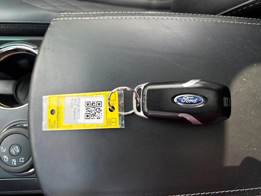 Thumbnail: 2017 Ford Explorer - 16