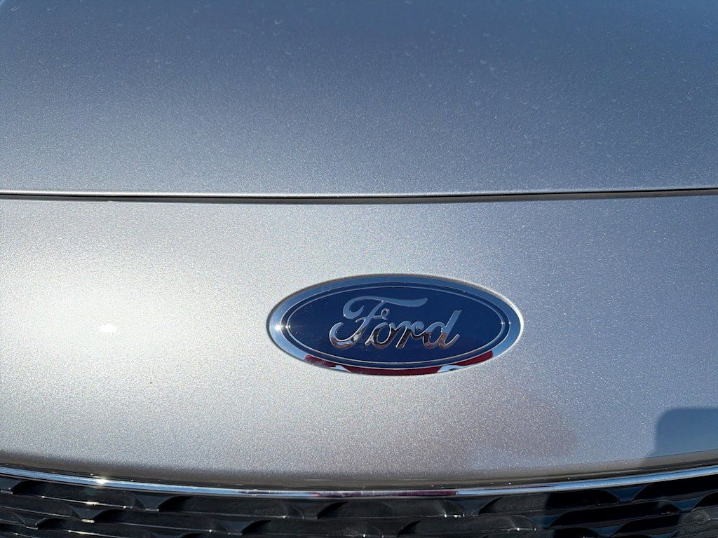 Thumbnail: 2021 Ford Escape - 7