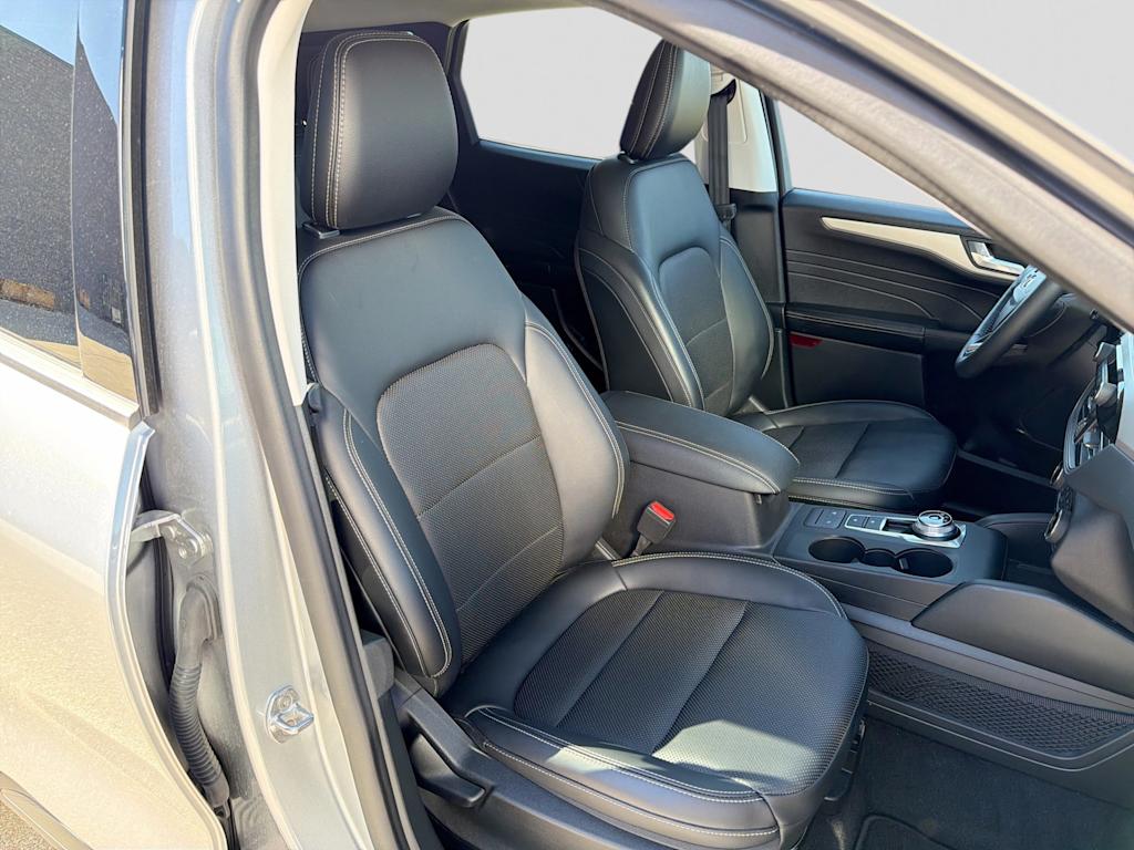 Thumbnail: 2021 Ford Escape - 28