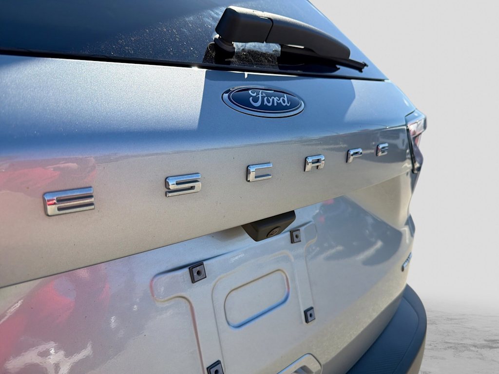 Thumbnail: 2021 Ford Escape - 24