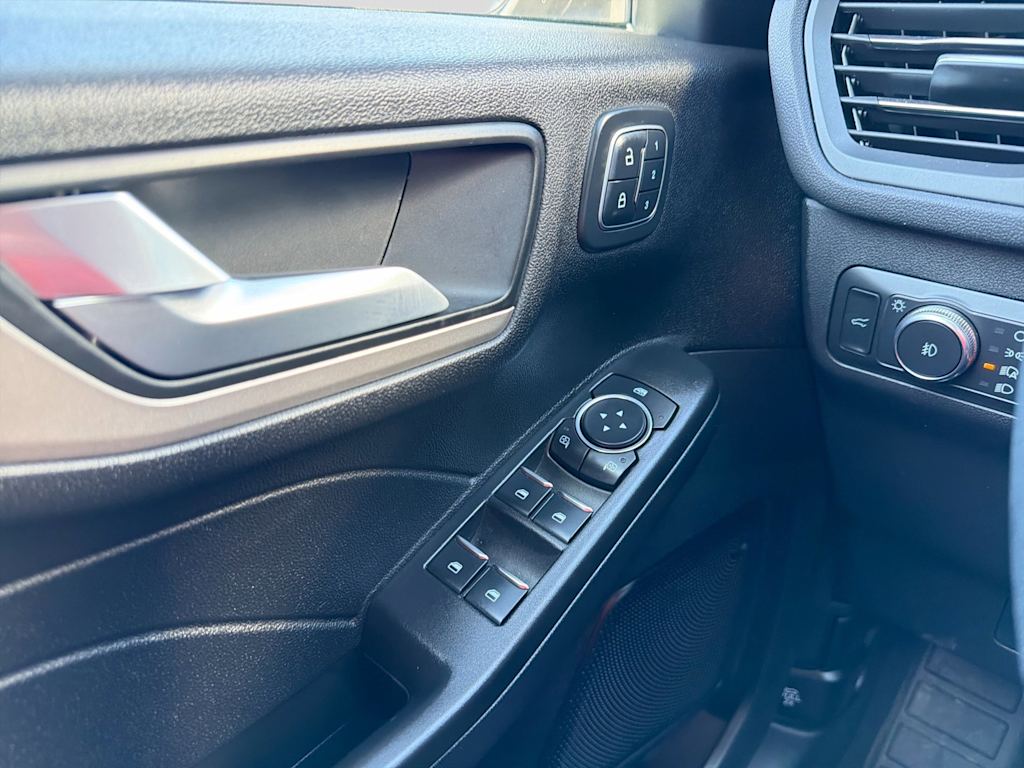 Thumbnail: 2021 Ford Escape - 25