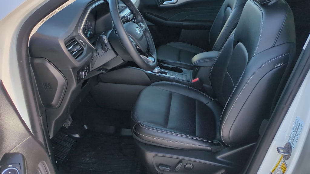 Thumbnail: 2022 Ford Escape - 10