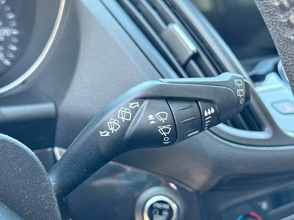 Thumbnail: 2017 Ford Escape - 31