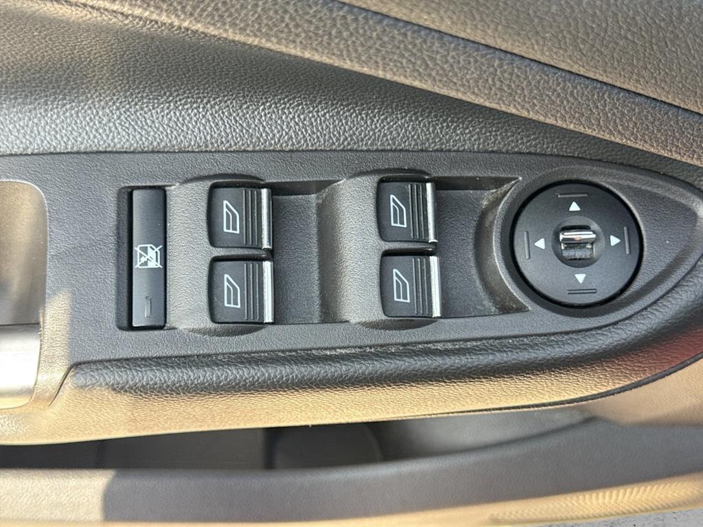 Thumbnail: 2016 Ford Escape - 25