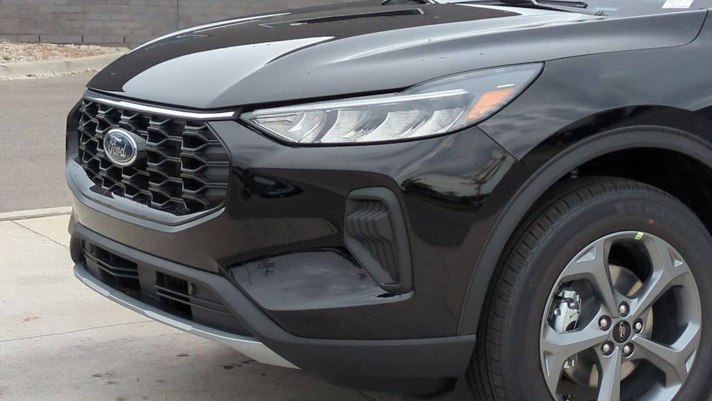 Thumbnail: 2025 Ford Escape - 21