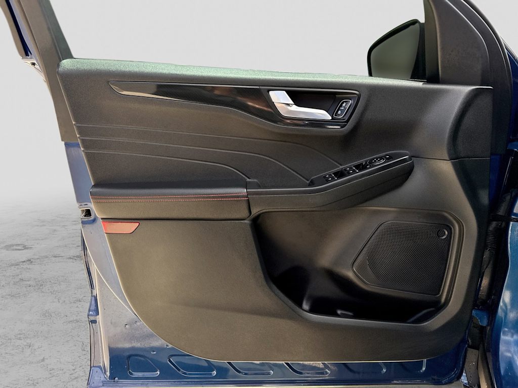 Thumbnail: 2023 Ford Escape - 32