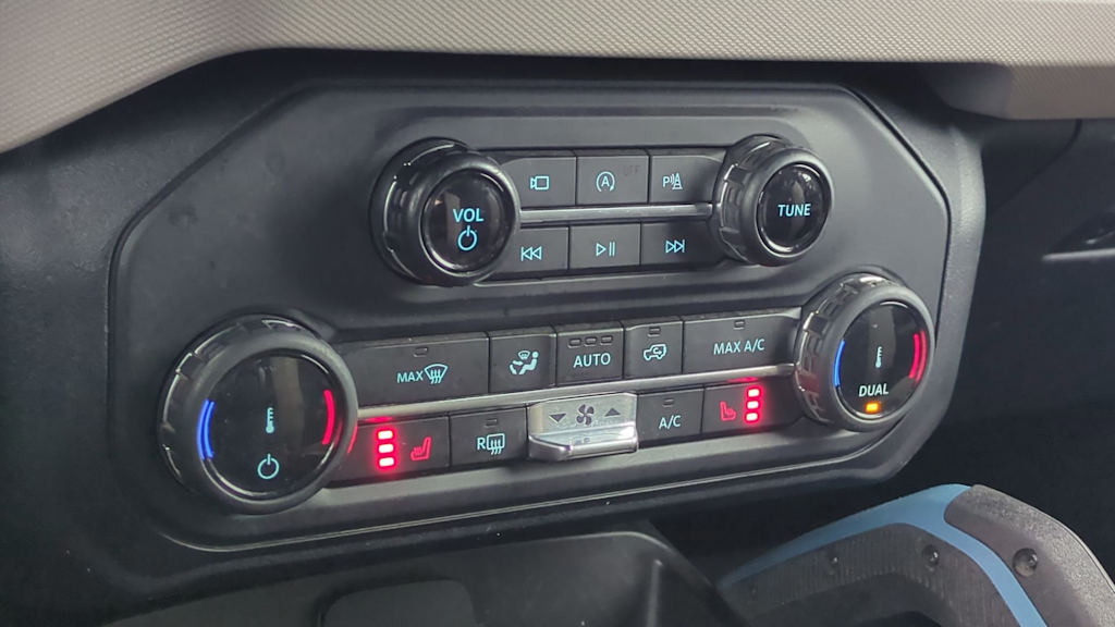 Thumbnail: 2022 Ford Bronco - 32