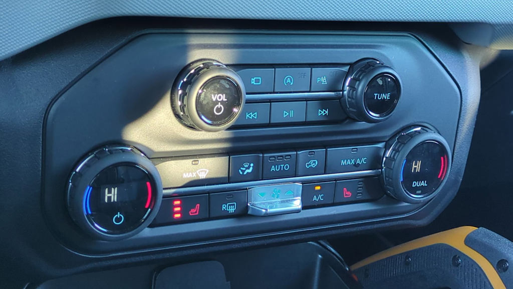 Thumbnail: 2023 Ford Bronco - 32