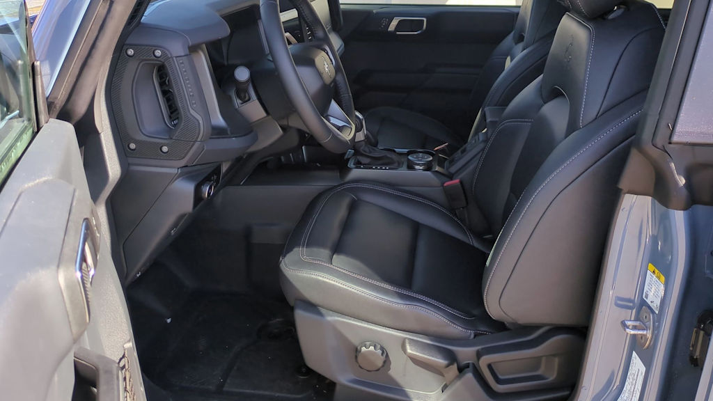 Thumbnail: 2025 Ford Bronco - 9