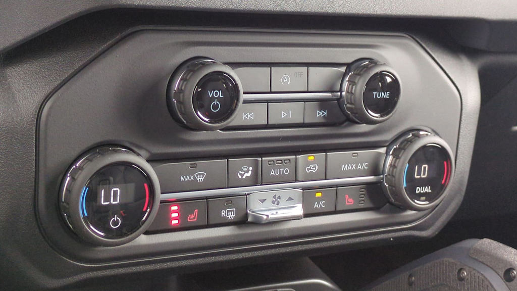 Thumbnail: 2025 Ford Bronco - 32