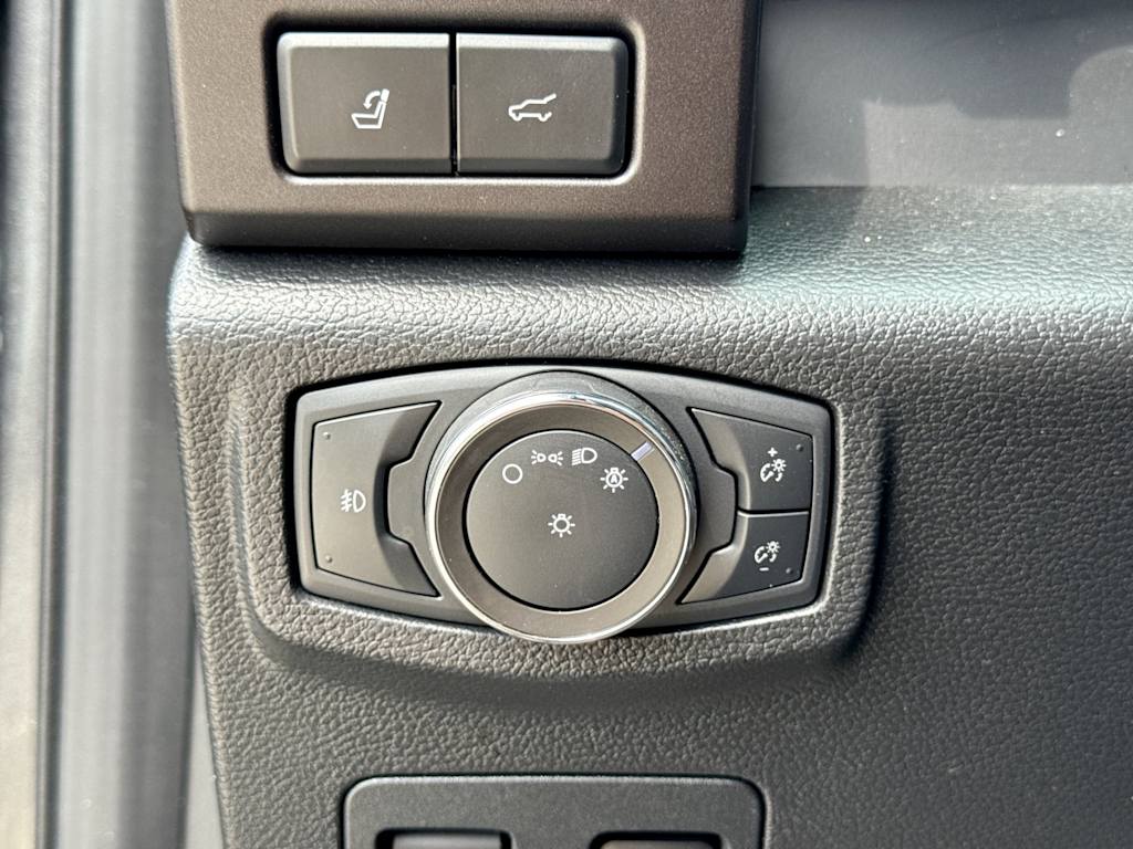 Thumbnail: 2020 Ford Expedition - 33