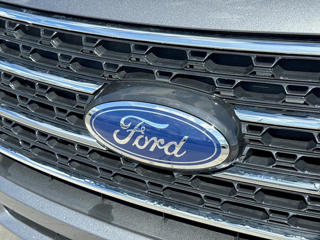 Thumbnail: 2022 Ford Explorer - 7