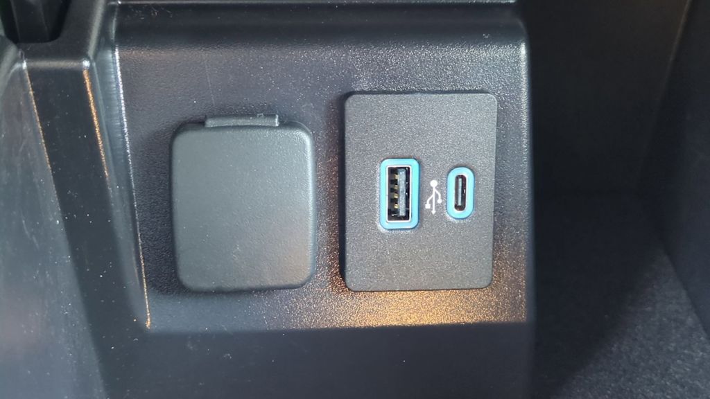 Thumbnail: 2023 Ford Explorer - 17