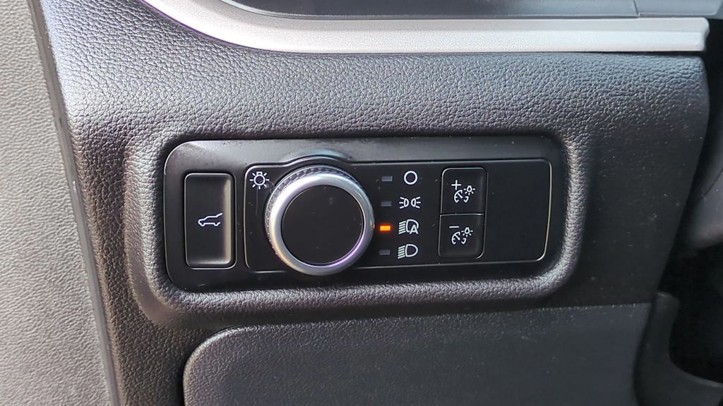 Thumbnail: 2023 Ford Explorer - 22