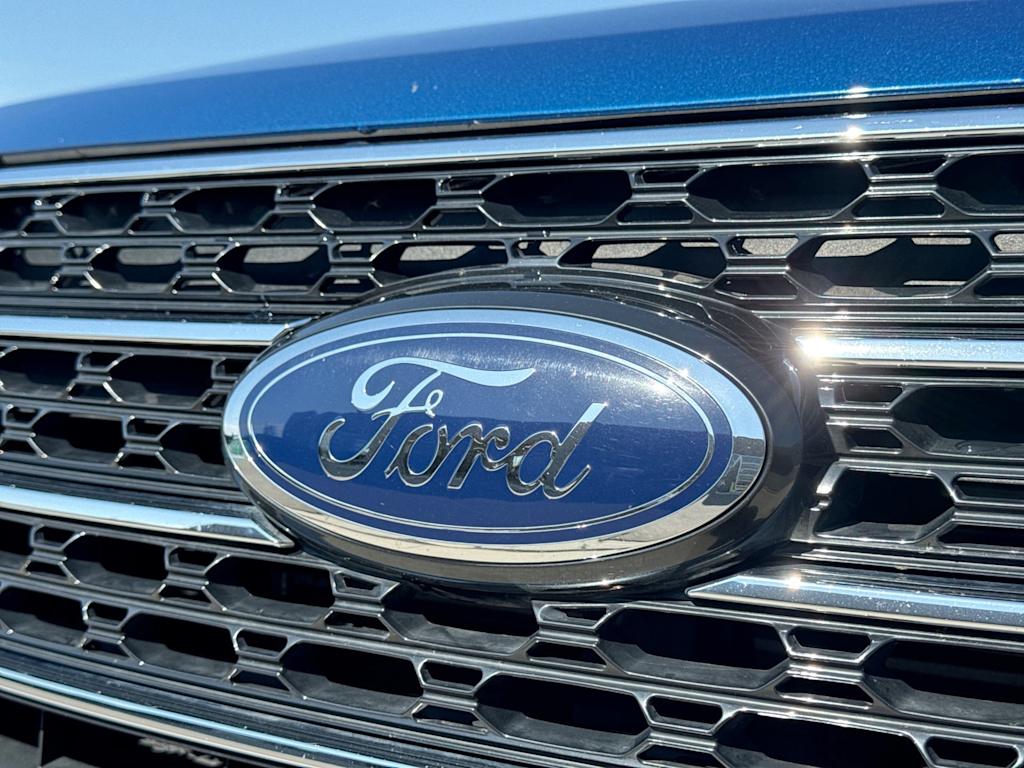 Thumbnail: 2022 Ford Explorer - 7