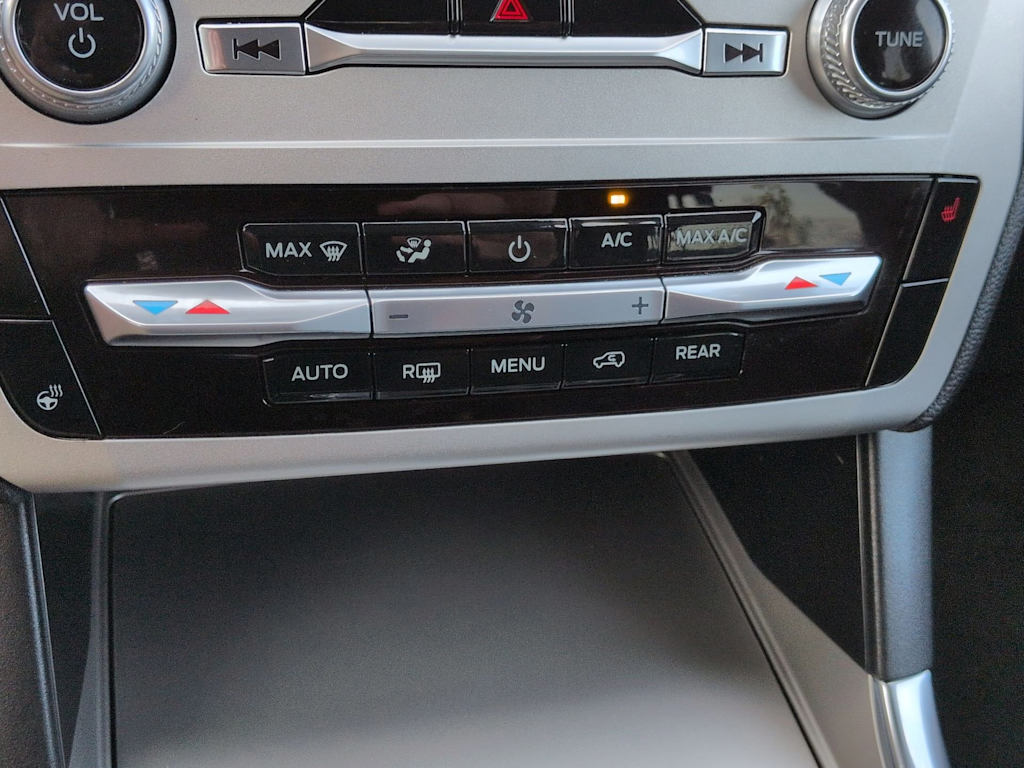 Thumbnail: 2022 Ford Explorer - 33