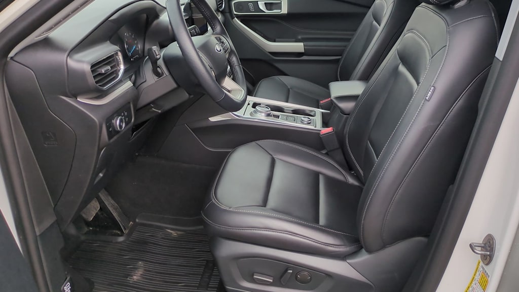 Thumbnail: 2023 Ford Explorer - 10