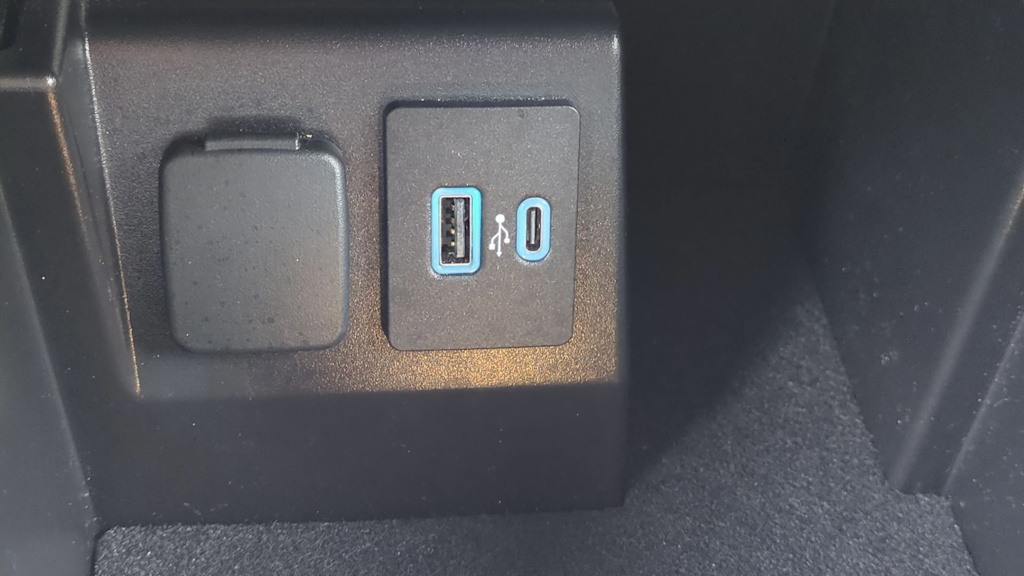 Thumbnail: 2023 Ford Explorer - 17