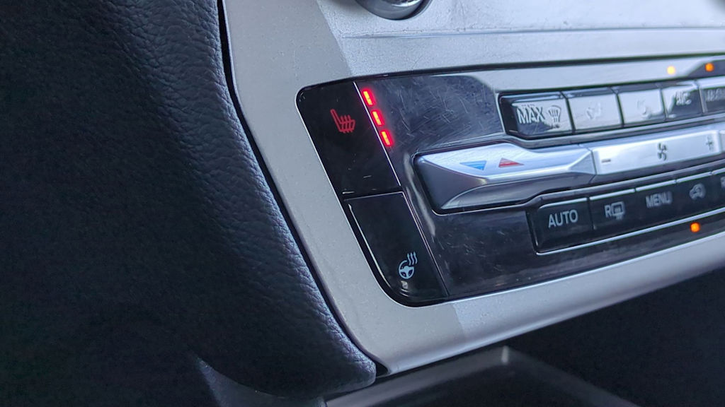 Thumbnail: 2022 Ford Explorer - 32