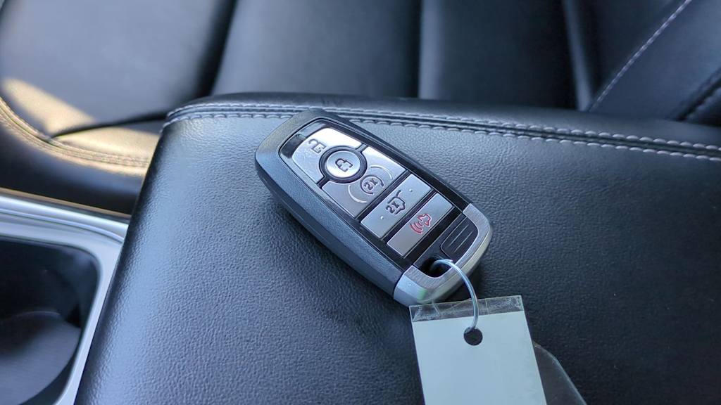 Thumbnail: 2022 Ford Explorer - 16