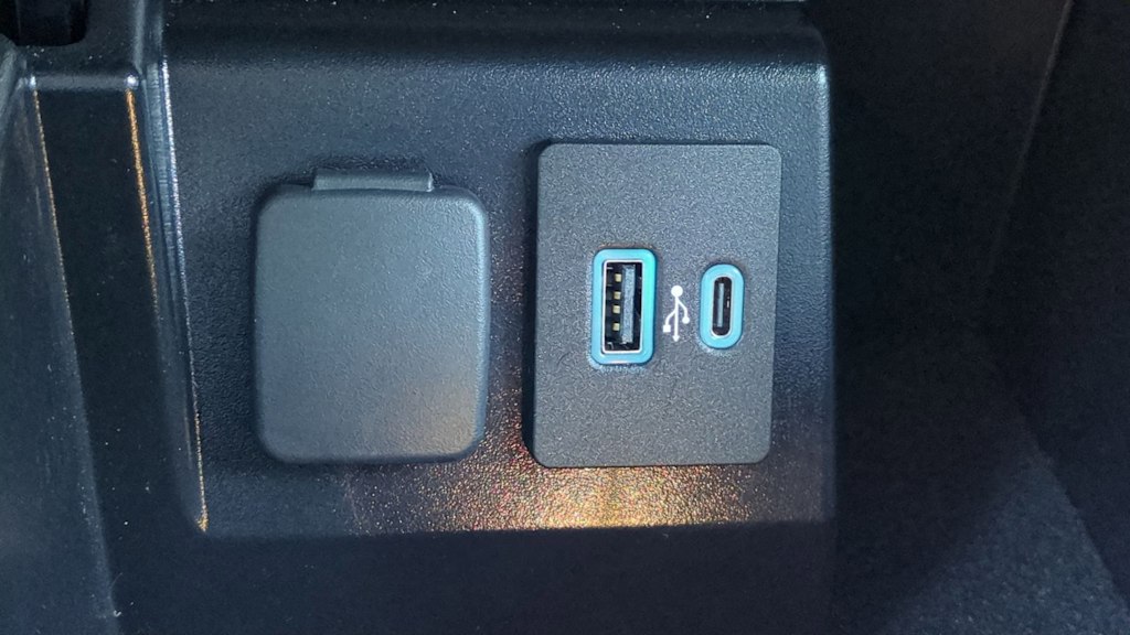 Thumbnail: 2022 Ford Explorer - 30