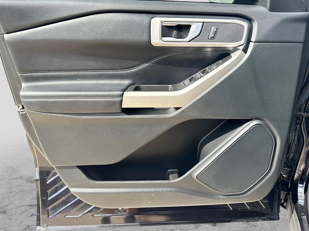 Thumbnail: 2022 Ford Explorer - 36